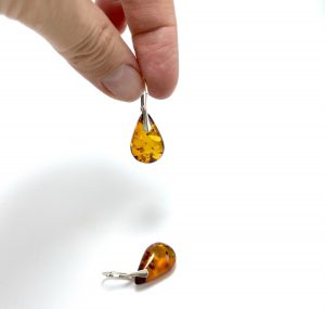 Klasikinio stiliaus kabantys gintaro auskarai Sidabras 925, Classic style dangle amber earrings Sterling silver