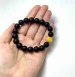 Juoda & balta gintaro rutuliukų apyrankė 10 mm,Black & white amber round beads stretch bracelet 10 mm