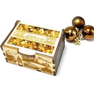 Rankų darbo dėžutė dekoruota gintariukais (vidutinė), Handmade box decorated with amber (medium)