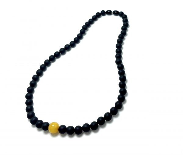 Moteriški Juodo ir Geltono gintaro apvalių rutuliukų karoliai, Women's Black & Yellow round beads necklace