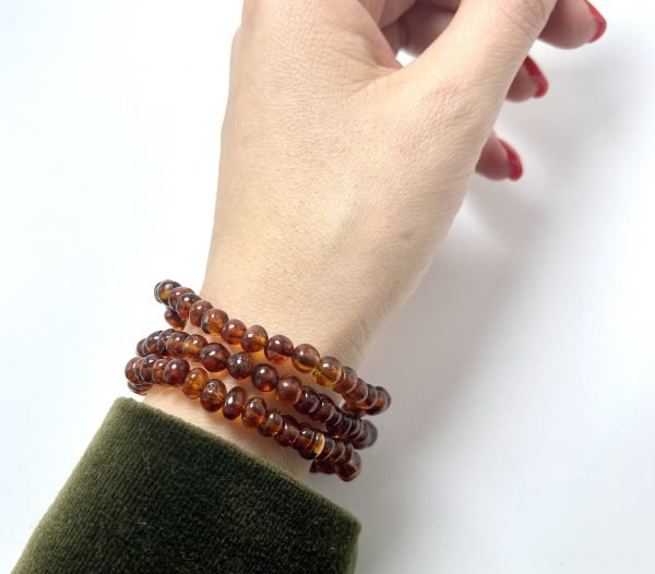 Konjako spalvos baroko formos gintaro apyrankė,Coganc amber baroque beads stretch bracelet