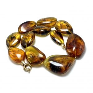 Konjako spalvos gintaro karoliai su inkliuzais,Cognac transparent amber necklace with inclusionsn