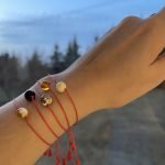 Raudono siūlo apyrankė su gintaru,Red string bracelet with amber