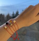 Raudono siūlo apyrankė su gintaru,Red string bracelet with amber