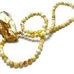 Peizažinio gintaro vėrinys su unikaliu pakabuku,Landscape amber necklace with a unique pendant