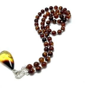 Rudo gintaro rutuliukų vėrinys su pakabuku,brown amber round beads necklace with pendant