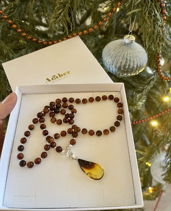 Rudo gintaro rutuliukų vėrinys su pakabuku,brown amber round beads necklace with pendant