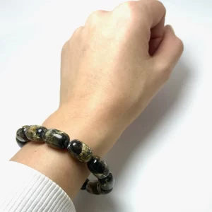 Vyriška juodo gintaro tablečių formos apyrankė, Men's black amber barrel shaped stretch bracelet