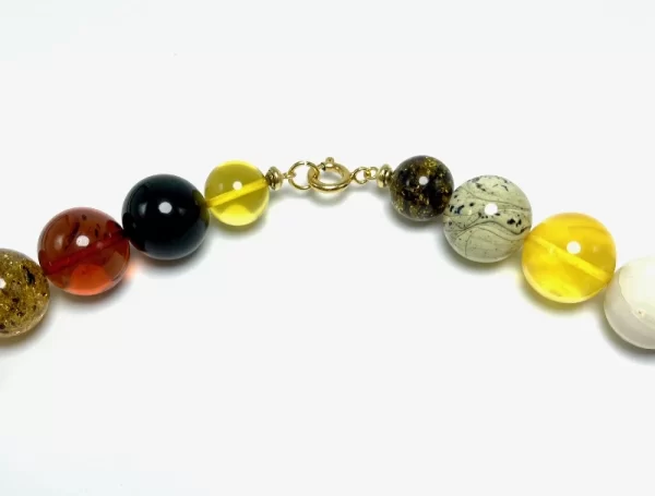 Margi apvalaus gintaro rutuliukų karoliai 13-23 mm, Multi-color Baltic amber round beads necklace 13-23 mm