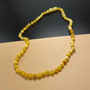 Paauglių gintaro karoliai - geltonos spalvos šaratėliai,Teenagers amber necklace - milky color beads