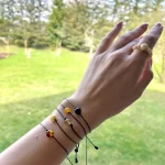 Juodos odos apyrankė su gintaru, Black cord bracelet with amber