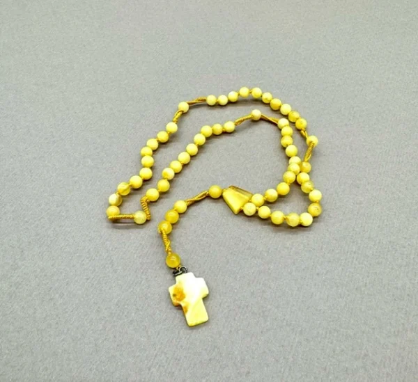 Krikščioniškas gintaro rožinis - geltona spalva, Christian amber rosary - natural milky color