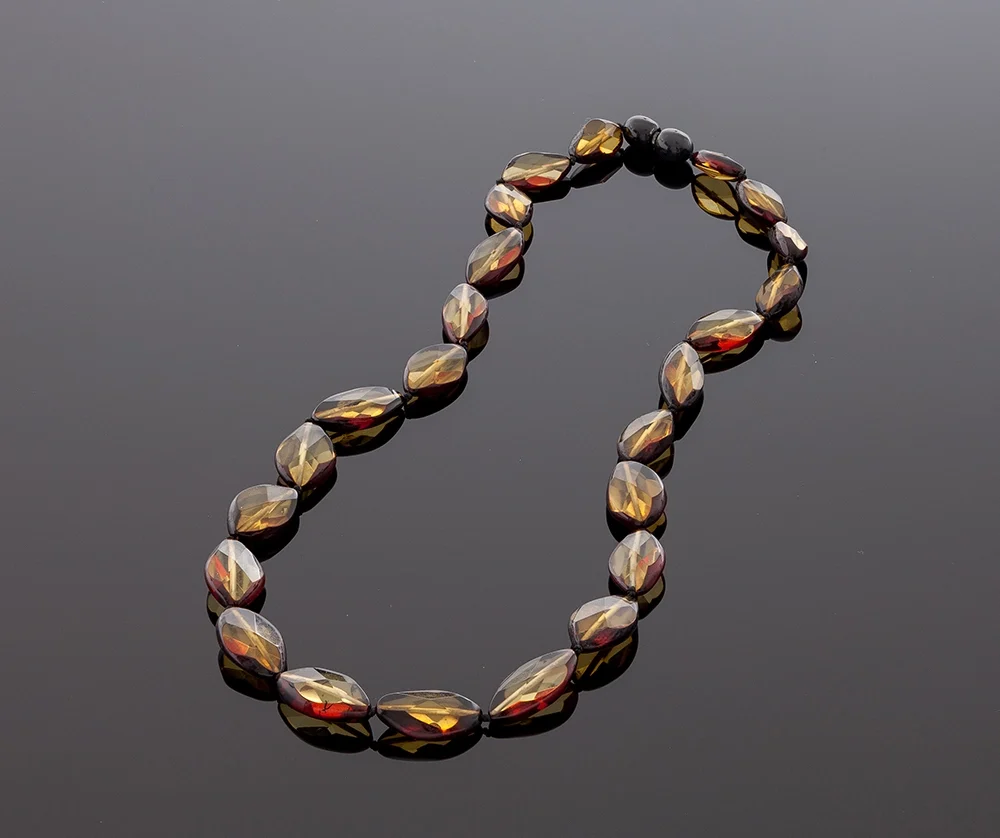 id. 272 Elegantiški deimantinio šlifavimo karoliai , Elegant faceted amber necklace