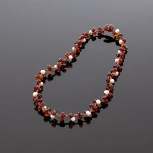 Tamsūs deimantinio šlifavimo karoliai su perlais, Faceted dark amber necklace with pearls