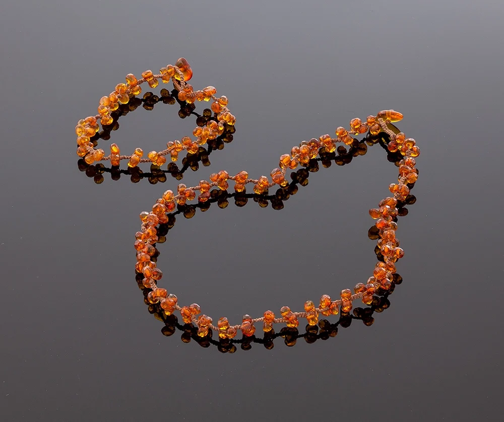 Moderni deimantinio šlifavimo apyrankė, Modern faceted amber bracelet