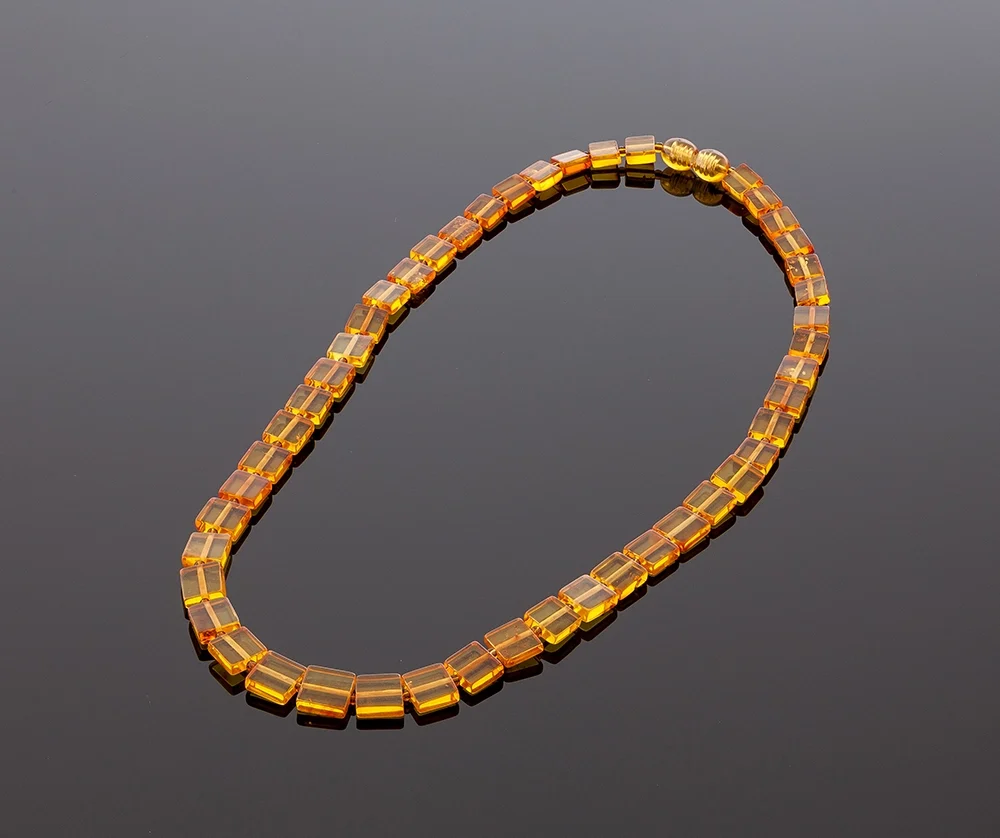 Elegantiškas gintaro kvadračiukų vėrinys, Elegant square amber necklace