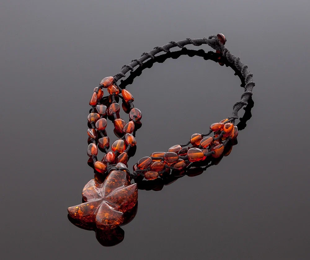 Žavingas gintaro vėrinys, Lovely amber necklace