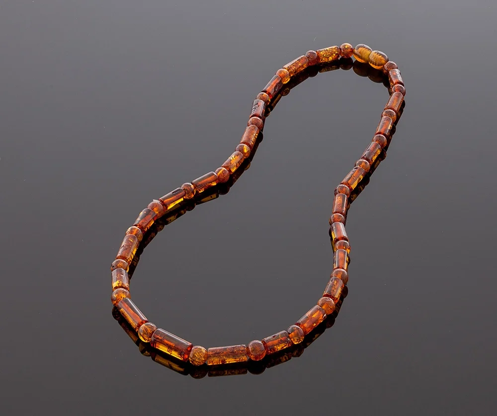 Stilingi, cilindro formos, konjakiniai gintaro karoliai, Stylish cylinder style cognac amber necklace