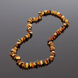 Baltijos gintaro karoliai - įvairiaspalviai kamantai, 50cm, Baltic amber necklace - multicolored chips, 50cm