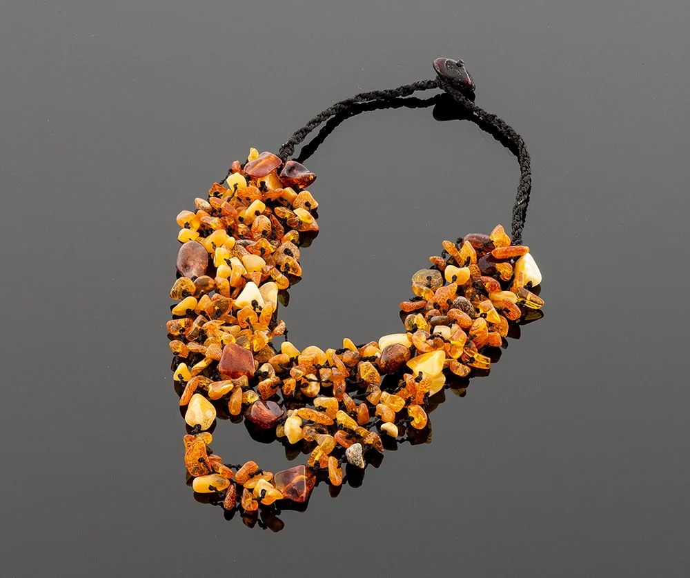 Rankomis pintas gintaro vėrinys, Hand-braided amber necklace