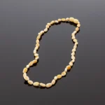 Gintaro karoliai - švelniai geltonos slyvutės, Adult amber necklace - milky olive beads