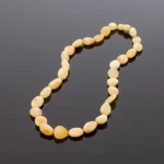 Klasikiniai gintaro karoliai - Baltas švytėjimas, Classic style amber necklace - White glow