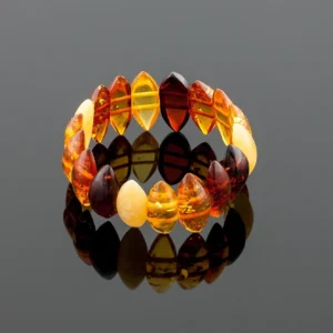 Įvairiaspalvė gintaro apyrankė, Multicolored amber bracelet